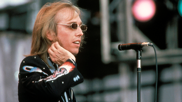 Illustration for article titled 6 Ways Tom Petty Needs To Step His Shit Up Now That Prince Is Gone